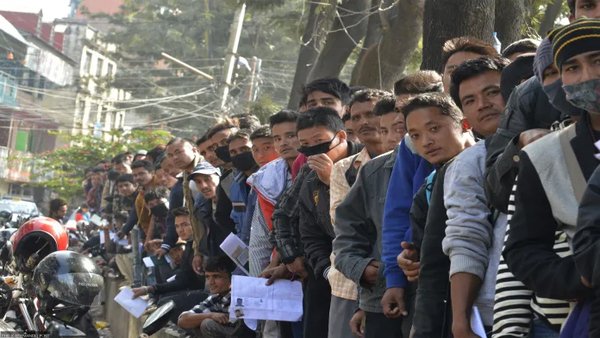 नेपाल में हिंसक प्रदर्शनों के कारण भारत में रह रहे नेपाली छात्रों ने घर लौटने की योजना टाली