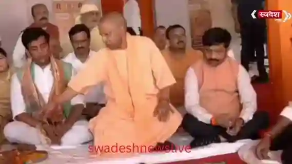 cm-yogi-adityanath-coca-cola-bottling-plant-gida