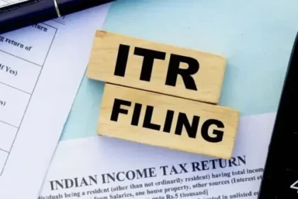 इनकम टैक्स रिटर्न फाइल करने की अंतिम तिथि आज: घर बैठे ITR कैसे भरें और जुर्माने से बचें