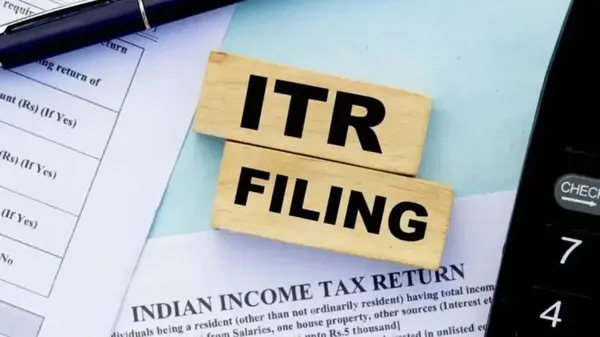 इनकम टैक्स रिटर्न फाइल करने की अंतिम तिथि आज: घर बैठे ITR कैसे भरें और जुर्माने से बचें