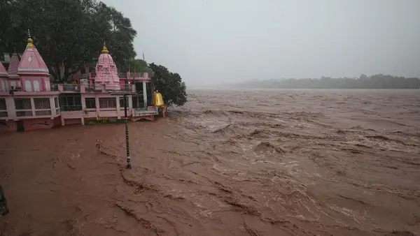 कहीं बारिश, कहीं सूखा: पूरे भारत में 2025 में मौसम का कहर
