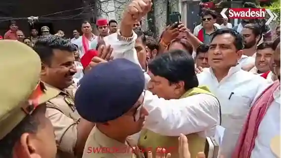 Agra: Scuffle between MP Ramji Lal Suman and police, video goes viral