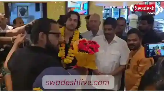 Sehore: Special screening of the film "Tu Meri Puri Kahani", grand welcome to hero Arhaan Patel