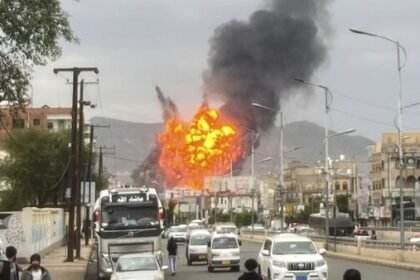 इजरायल के हवाई हमले में यमन के 35 हूतियों की मौत, सैन्य मुख्यालय और ईंधन डिपो तबाह