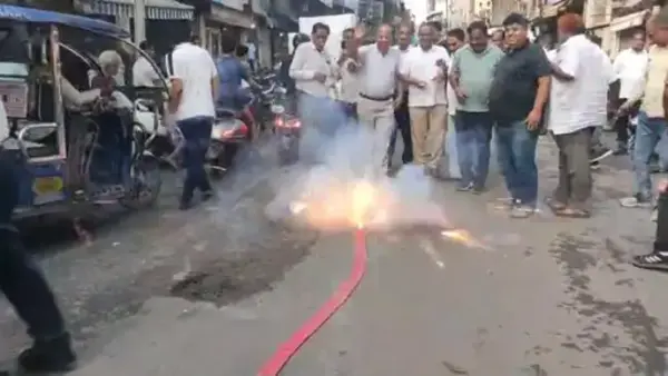 आगरा के जूता बाजार में जश्न: जीएसटी 12% से घटकर 5% होने पर व्यापारियों और कारीगरों में खुशी