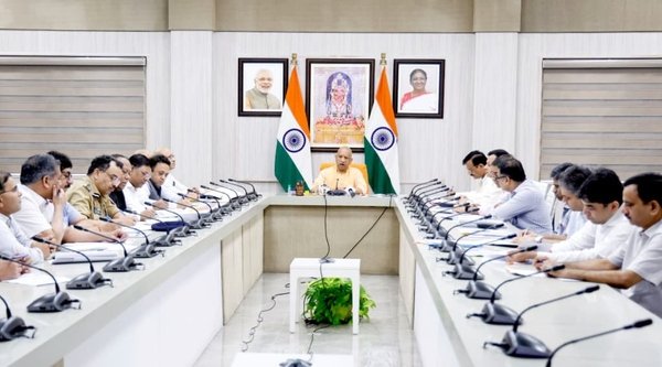 नवरात्र में शुरू होगा ‘मिशन शक्ति’ का नया चरण, CM योगी बोले- एंटी रोमियो स्क्वॉड पूरी तरह सक्रिय हों