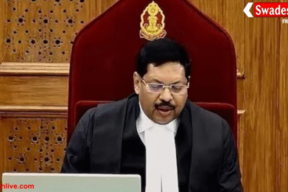 'सनातन का अपमान नहीं सहेगा हिंदुस्तान' सुप्रीम कोर्ट में वकील ने किया हंगामा, CJI के सामने निकाला जूता