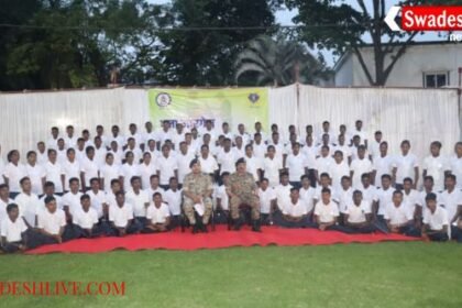 Bijapur: 103 Maoists worth Rs 1.06 crore surrender and return to the mainstream.