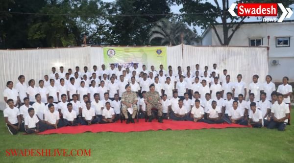 Bijapur: 103 Maoists worth Rs 1.06 crore surrender and return to the mainstream.