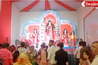 The entire district was filled with devotion during Navratri, with grand pandals and tableaux becoming the centre of attraction.