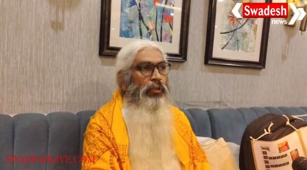 Deputy Secretary Rajesh Kumar cycled to Ayodhya with an environmental message.