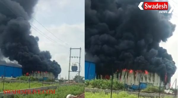 A massive fire broke out in a pipe factory in Bemetara, causing losses worth lakhs.