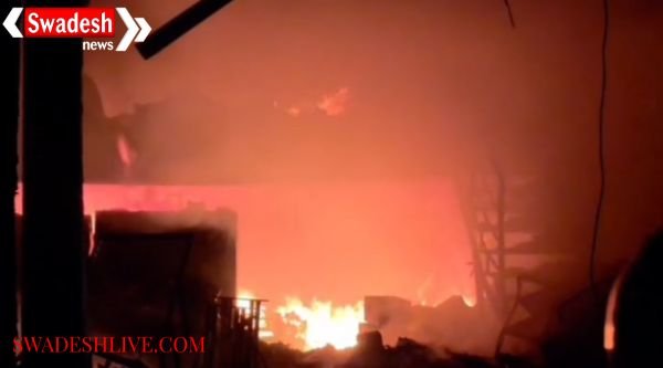 A massive fire broke out in Shivrinarayan's Bombay Market, gutting three shops and two carts.