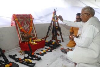 Governor Shri Patel performed arms worship at Raj Bhavan