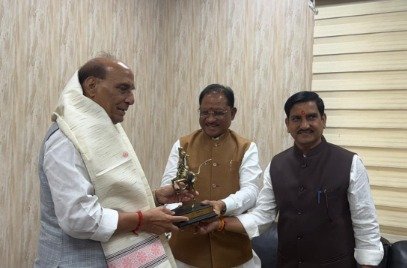 The expansion of Bilasa Devi Kanvat Airport got a new impetus, Chief Minister Vishnudev Sai and Union Minister Tokhan Sahu met the Defense Minister.