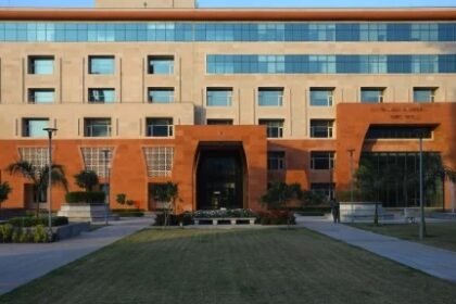 Madhya Pradesh Third Class Employees Union demands: Government should reduce holidays on birth anniversaries and other occasions, and maintain Saturdays as holidays.