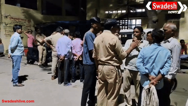 पीलीभीत में सड़क हादसा: अज्ञात वाहन की टक्कर से बाइक सवार युवक की मौत