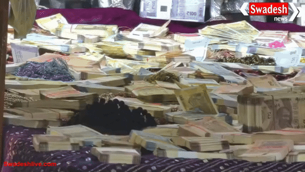 रतलाम का महालक्ष्मी मंदिर: दिवाली पर सजता है करोड़ों रुपये और सोने-चांदी से