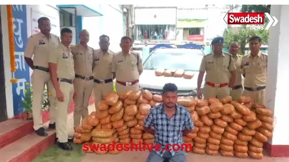 Major action by Gharghoda police: Two and a half quintals of ganja seized from a car, a smuggler arrested with property worth Rs 58 lakh
