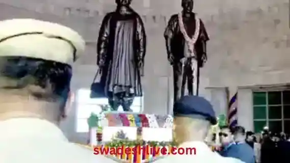 Lucknow: Mayawati praised CM Yogi, called SP a party with double standards, Akhilesh retorted.