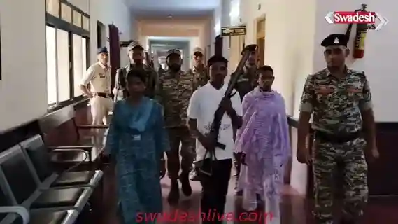 Gariaband: Another success in ending the red terror, 3 Naxalites surrendered before the police.