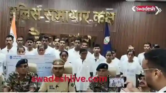 Sukma: 27 Naxalites carrying a reward of Rs 50 lakh surrender, including 10 women and 17 men.