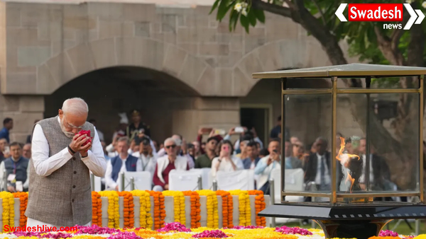 पीएम मोदी ने गांधी और शास्त्री को जन्मदिन पर किया नमन, राजघाट और विजय घाट पर दी श्रद्धांजलि