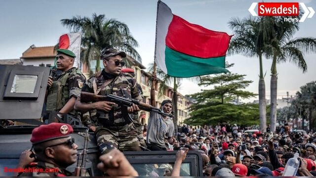 नेपाल के बाद अब मेडागास्कर में Gen-Z का गुस्सा फूटा, राष्ट्रपति एंड्री राजोइलिना देश छोड़कर भागे