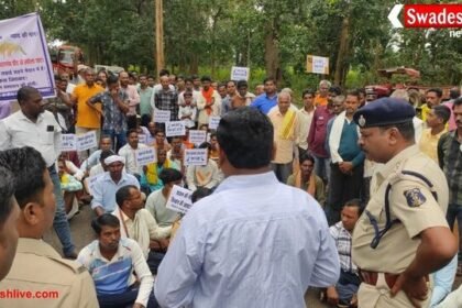 गरियाबंद: किसानों ने धान खरीदी केंद्र खोलने की मांग पर नेशनल हाइवे 130 सी जाम किया