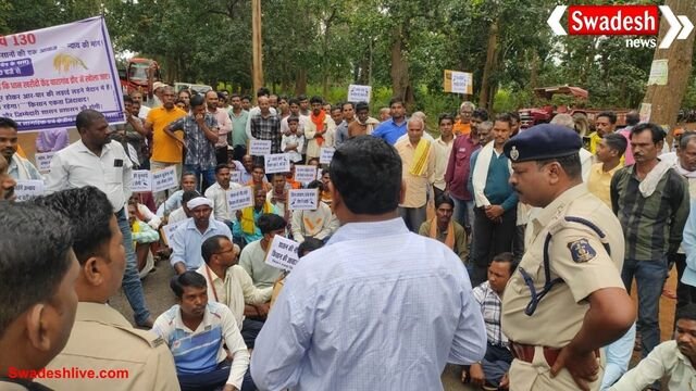 गरियाबंद: किसानों ने धान खरीदी केंद्र खोलने की मांग पर नेशनल हाइवे 130 सी जाम किया