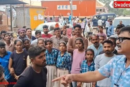 MP: खेल मैदान बचाओ CMO के रवैए से नाराज खिलाड़ियों ने किया हाईवे जाम, कलेक्टर को सौंपा ज्ञापन