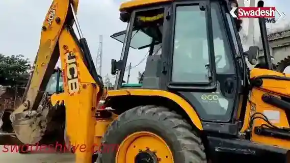 Sambhal: Administration takes action against illegal construction, bulldozer runs on mosque-marriage hall-madrasa