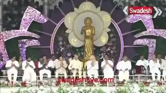 Aishwarya Rai Bachchan's Sai devotion style Won everyone's heart by touching PM Modi's feet