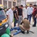 Etawah: Auto full of passengers overturned after going out of control, five people injured