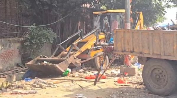 DM takes major action against illegal encroachment in the city, bulldozer runs