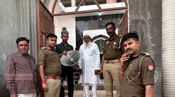 Bulandshahr News: 304 loudspeakers removed from religious places