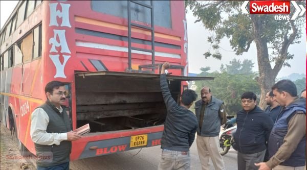 Illegal double-decker bus mafia defrauds the government of lakhs of rupees in GST.