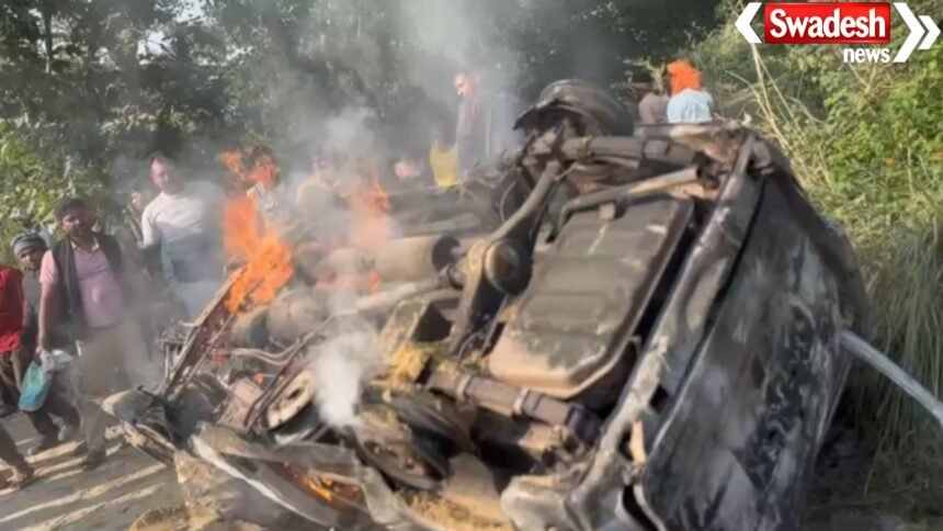 Major accident averted in Farrukhabad: School van suddenly caught fire, children saved their lives by jumping out