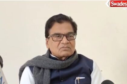 Prof. Ram Gopal Yadav's press conference in Firozabad, ranging from the Bihar elections to the conspiracy against Azam Khan, made sweeping statements.