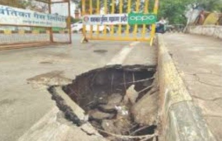 Rats are ravaging the country's cleanest city: A part of a 100-year-old bridge in the city has collapsed, causing panic in hospitals too!