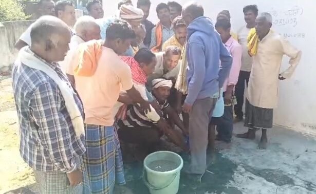 Conversion: Two people left Christianity and returned to Sanatan Dharma, welcomed in Mudpar village with Vedic rituals.