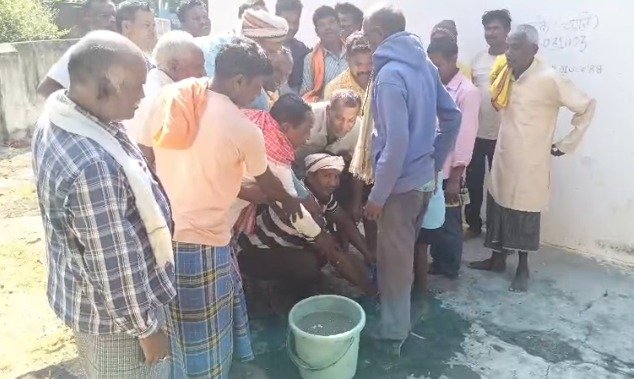 Conversion: Two people left Christianity and returned to Sanatan Dharma, welcomed in Mudpar village with Vedic rituals.