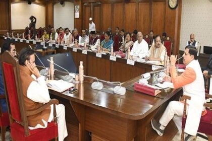 Important decisions of the Mohan Cabinet: Amendments to the PM Krishak Mitra Surya Yojana approved, 373 new posts also approved in AYUSH hospitals in 13 districts.