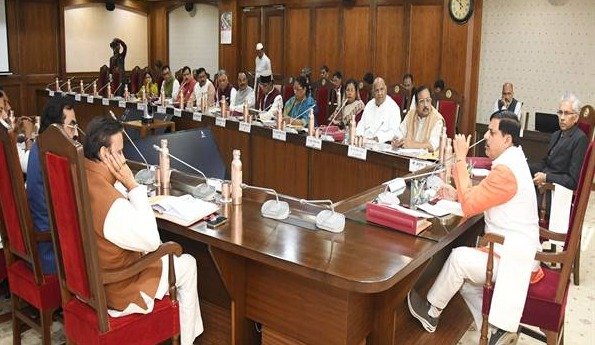 Important decisions of the Mohan Cabinet: Amendments to the PM Krishak Mitra Surya Yojana approved, 373 new posts also approved in AYUSH hospitals in 13 districts.