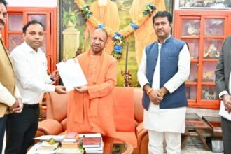 CM Yogi Adityanath filled the SIR form, he is a voter of this booth number in Gorakhpur.