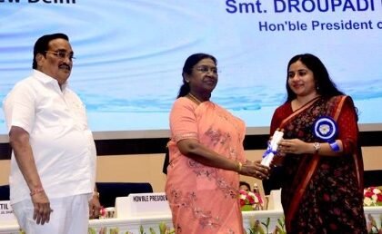 President Draupadi Murmu honored Guna Municipal Body for its best initiative in the field of water conservation.