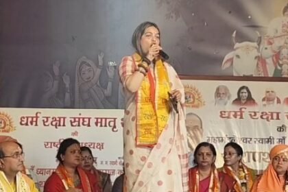 Mathura: Supreme Court lawyer Nazia Elahi makes a major statement, appealing to saints to come forward to protect Sanatan Dharma.