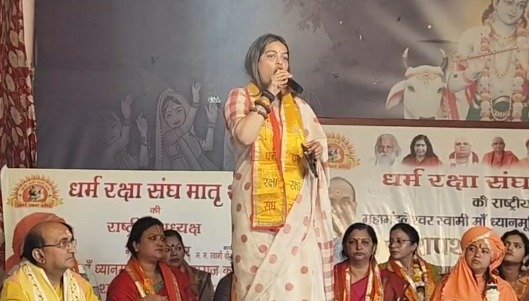 Mathura: Supreme Court lawyer Nazia Elahi makes a major statement, appealing to saints to come forward to protect Sanatan Dharma.