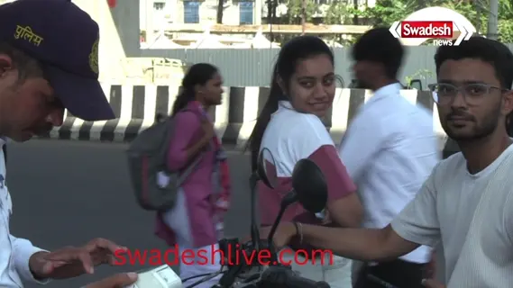 Bhopal: Chaos due to helmet challan, strict action against pillion riders also started