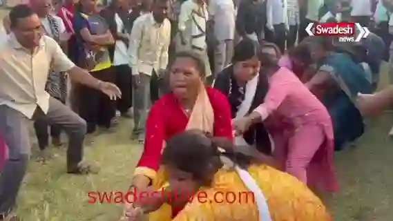 Bhairamgarh: Two-day Bastar Olympics, women players showed their strength in rope pulling